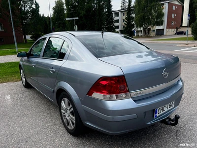 Opel Astra 2009, photo 4/14