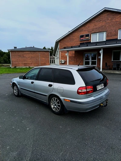 Volvo V40 2001, kuva 3/10