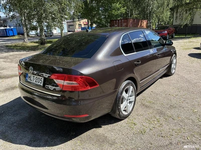 Skoda Superb 2,0 TDI 140 L&K DSG Autom. 2014, kuva 4/12