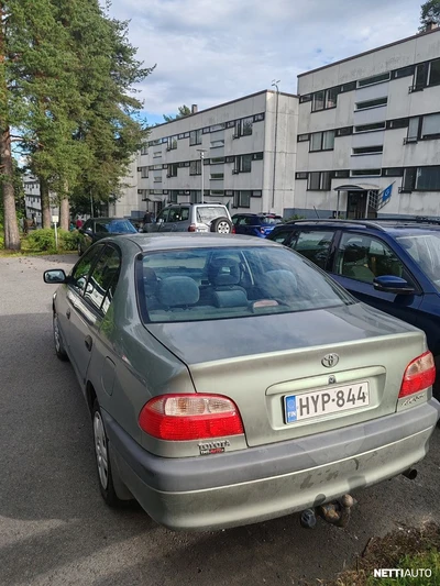 Toyota Avensis 2001, photo 2/8