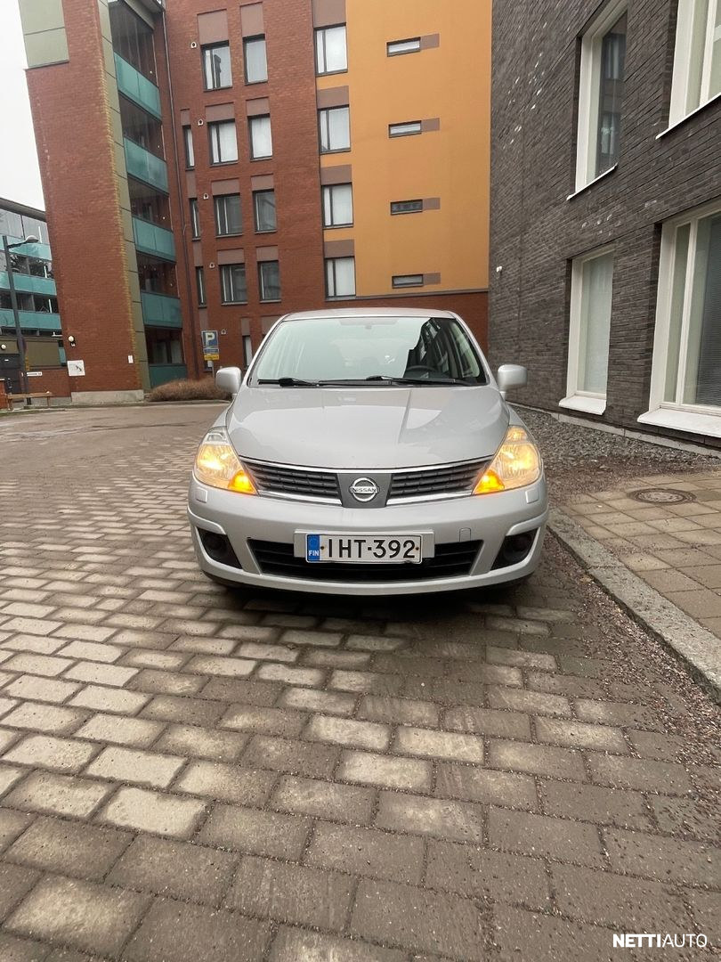 Nissan Tiida