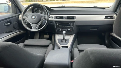 BMW 325 2009, photo 3/6