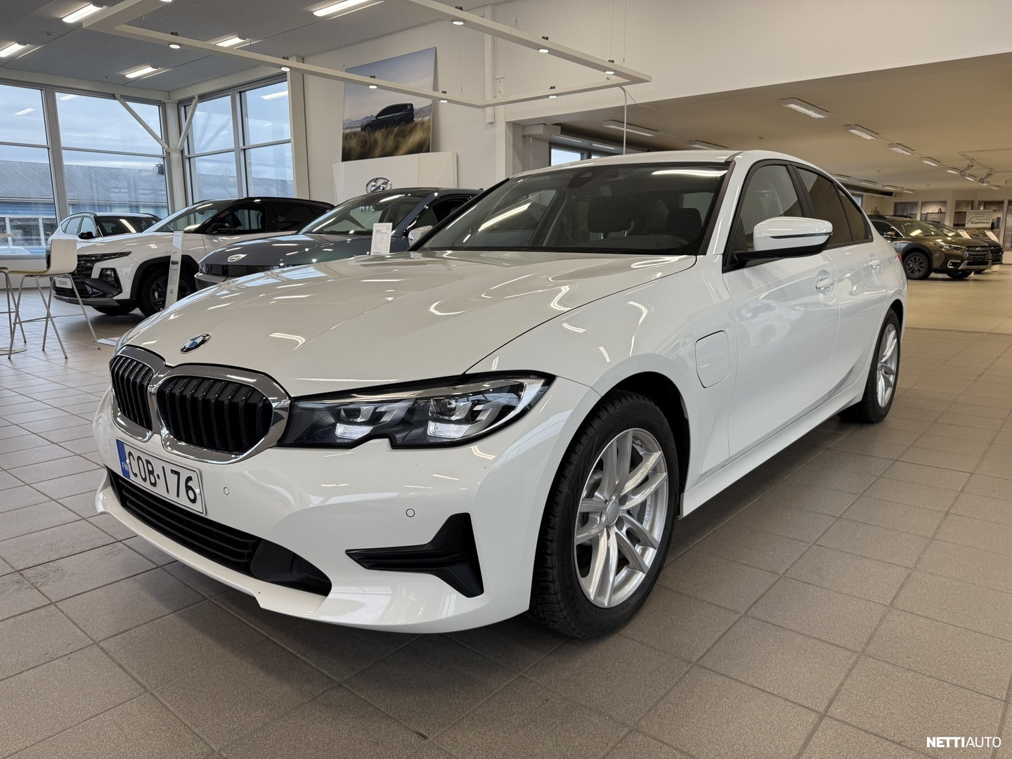 BMW 330