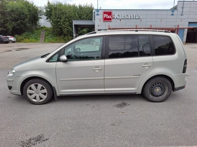 Volkswagen Touran 2010, photo 4/16