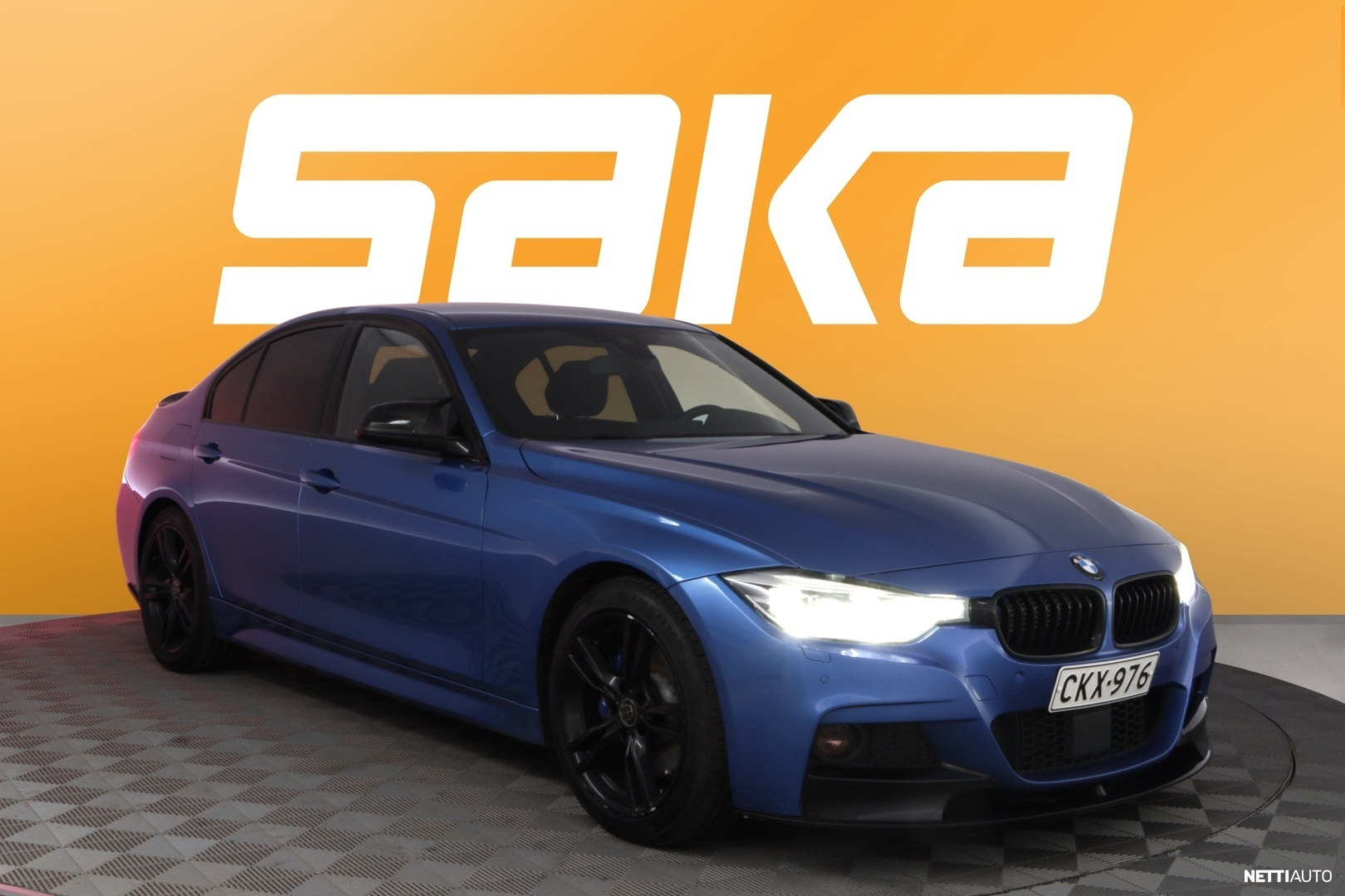 BMW 330