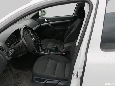Skoda Octavia 2012, kuva 4/5