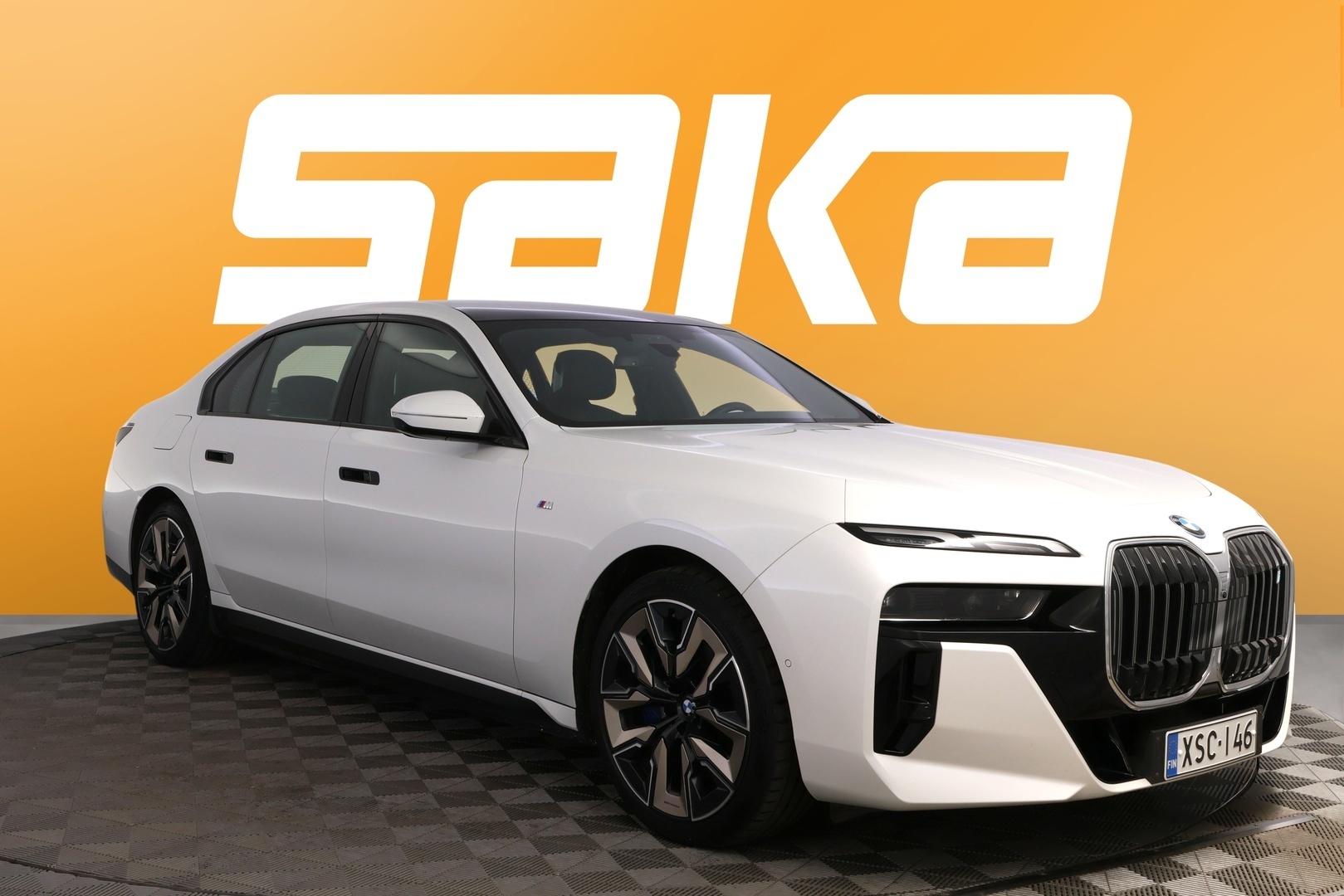 BMW i7