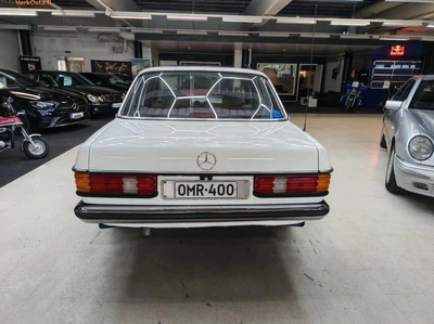 Mercedes-Benz 200 1983, kuva 6/10