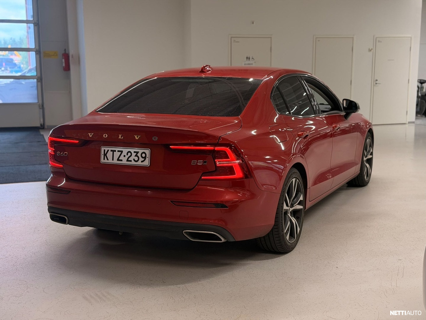 Volvo S60 2021, photo 5/10
