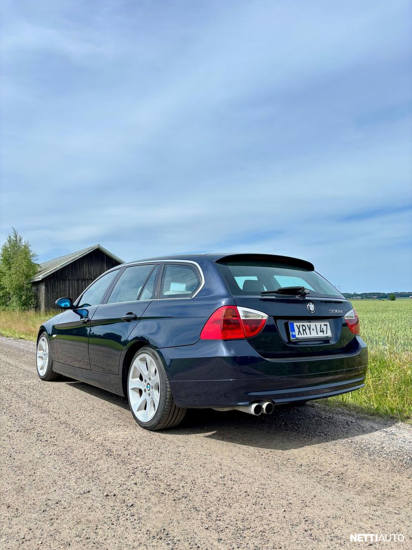 BMW 330