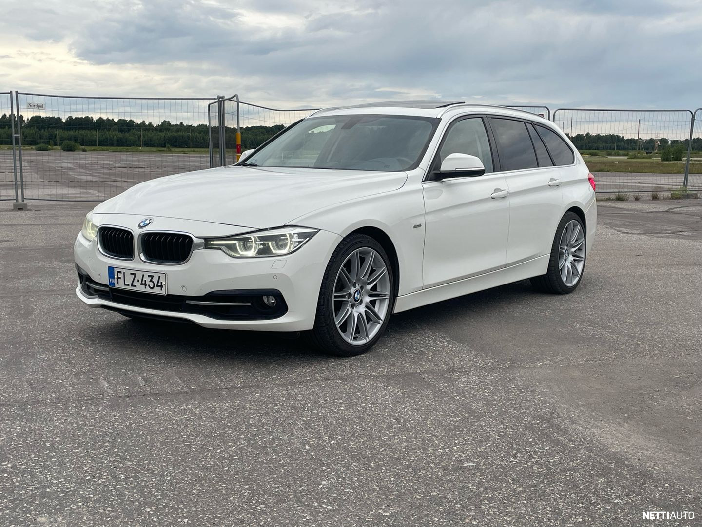 BMW 320
