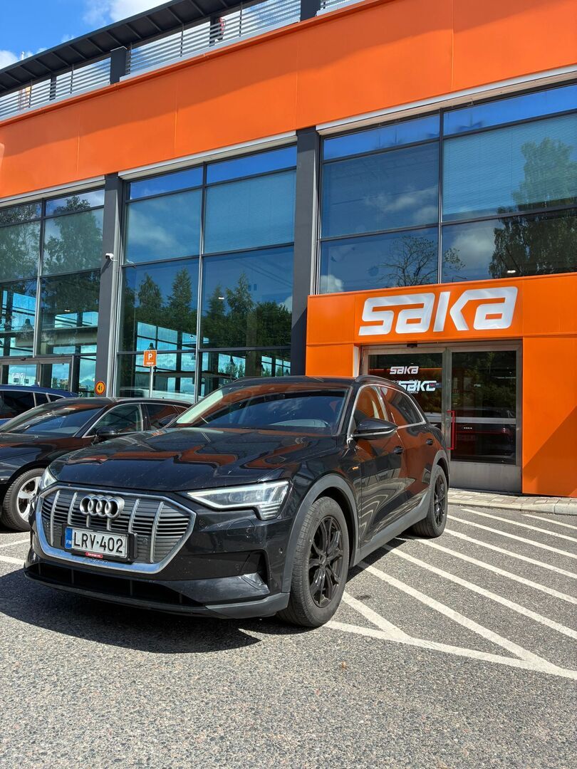 Audi e-tron