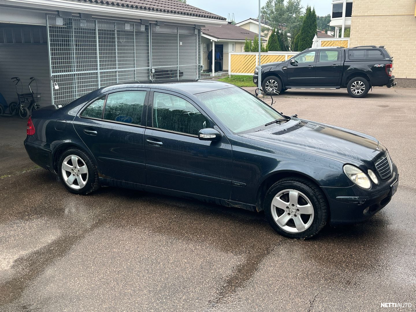 Mercedes-Benz E 240