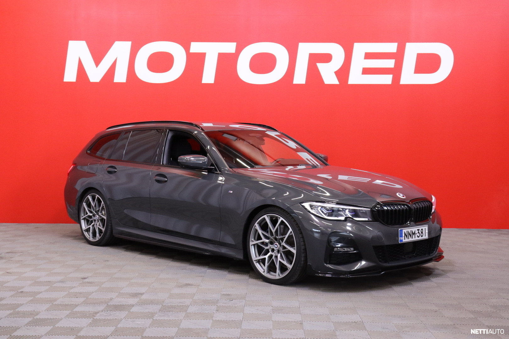 BMW 330
