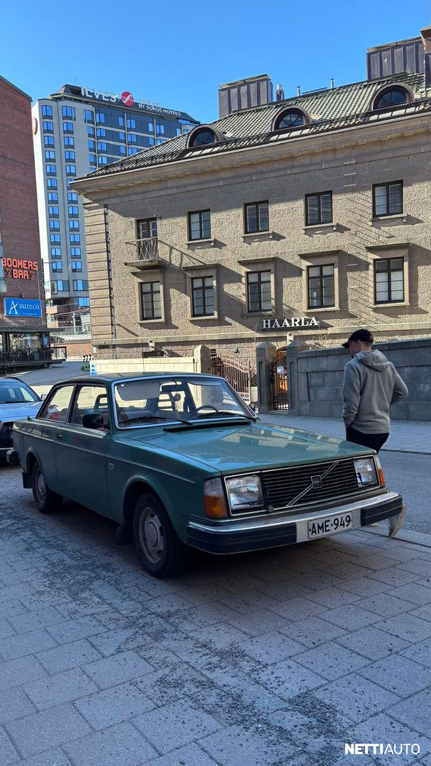 Volvo 242