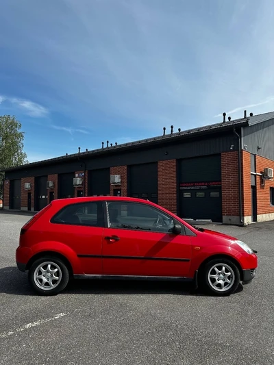 Ford Fiesta 2005, kuva 4/16