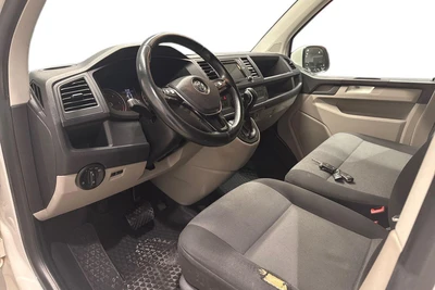 Volkswagen Transporter 2018, kuva 3/3