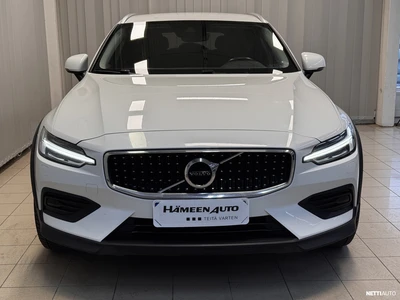 Volvo V60 Cross Country D4 AWD aut 2020, kuva 2/10
