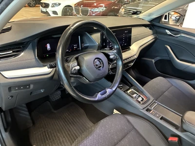 Skoda Octavia 2021, photo 6/10