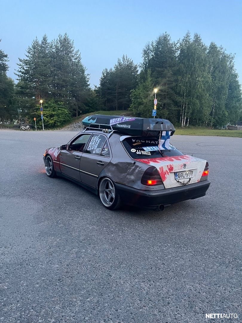 Mercedes-Benz 180 1994, photo 4/9