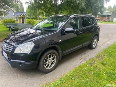 Nissan Qashqai+2 2010, kuva 4/7