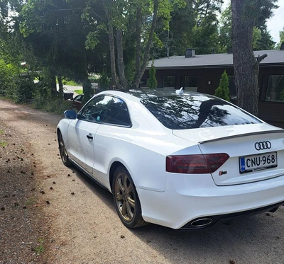 Audi S5 2011, kuva 6/24