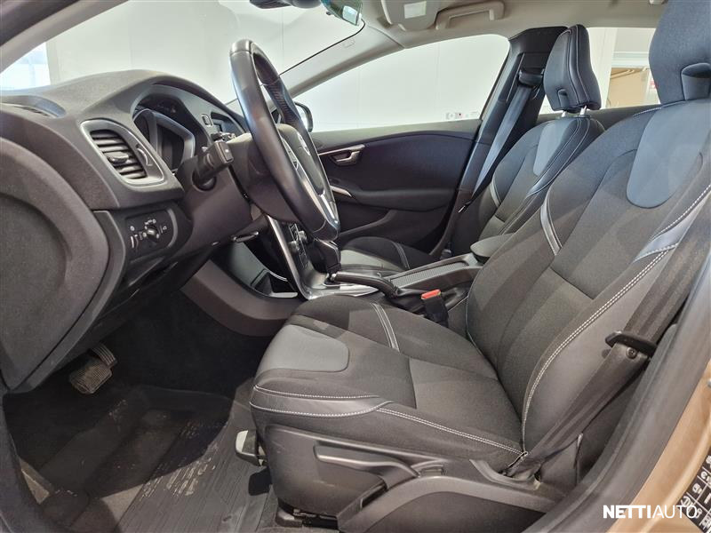 Volvo V40 2015, kuva 6/17