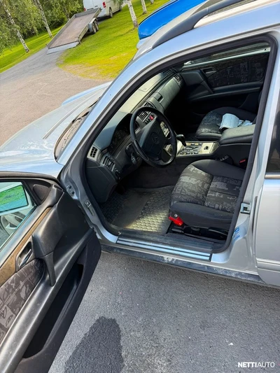 Mercedes-Benz E 1997, kuva 2/8