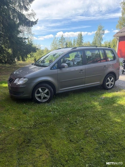 Volkswagen Touran 2008, kuva 2/9
