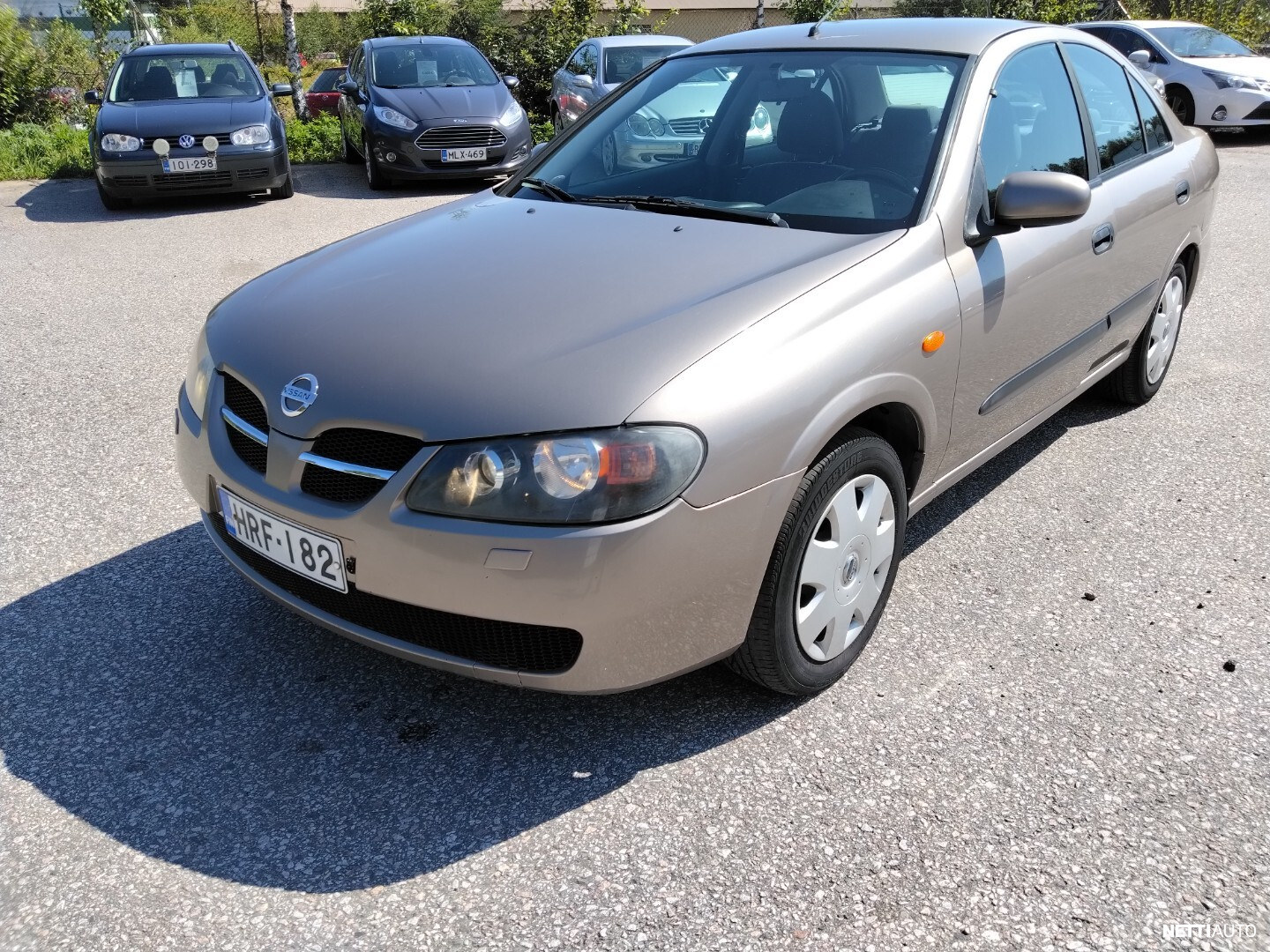Nissan Almera