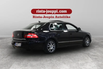 Skoda Superb 2,0 TDI 170 Elegance DSG 2012, photo 6/34