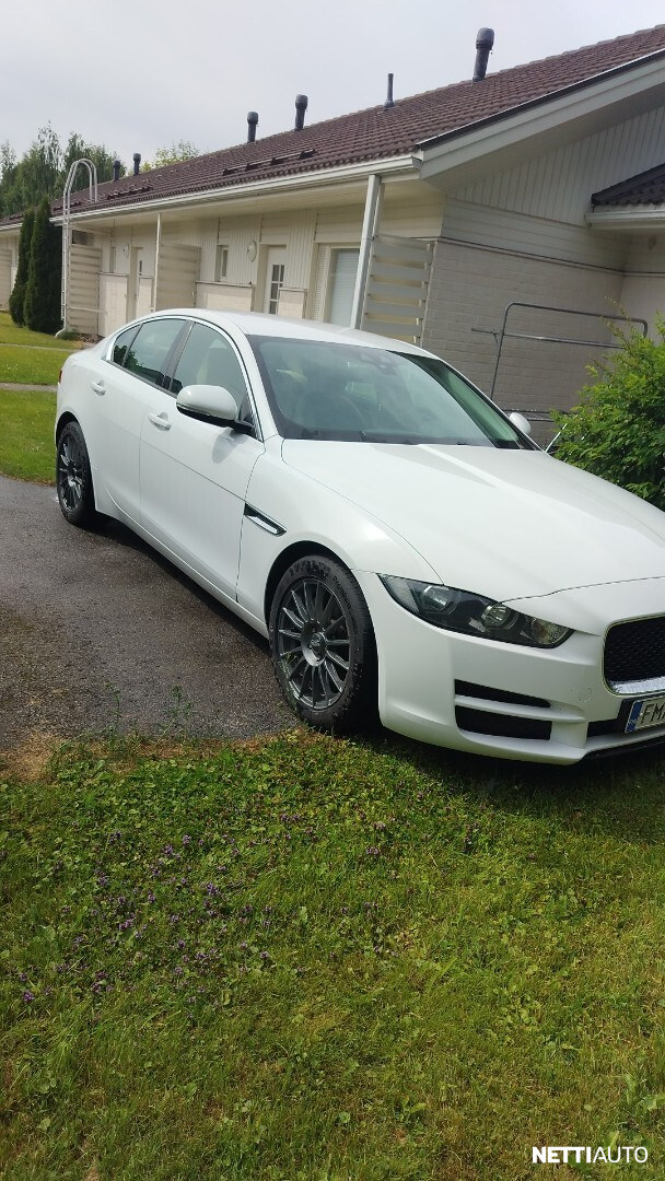 Jaguar XE