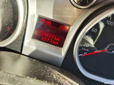 Ford Focus 2,0 145hv Trend M5 3-ovinen 2009, photo 7/9