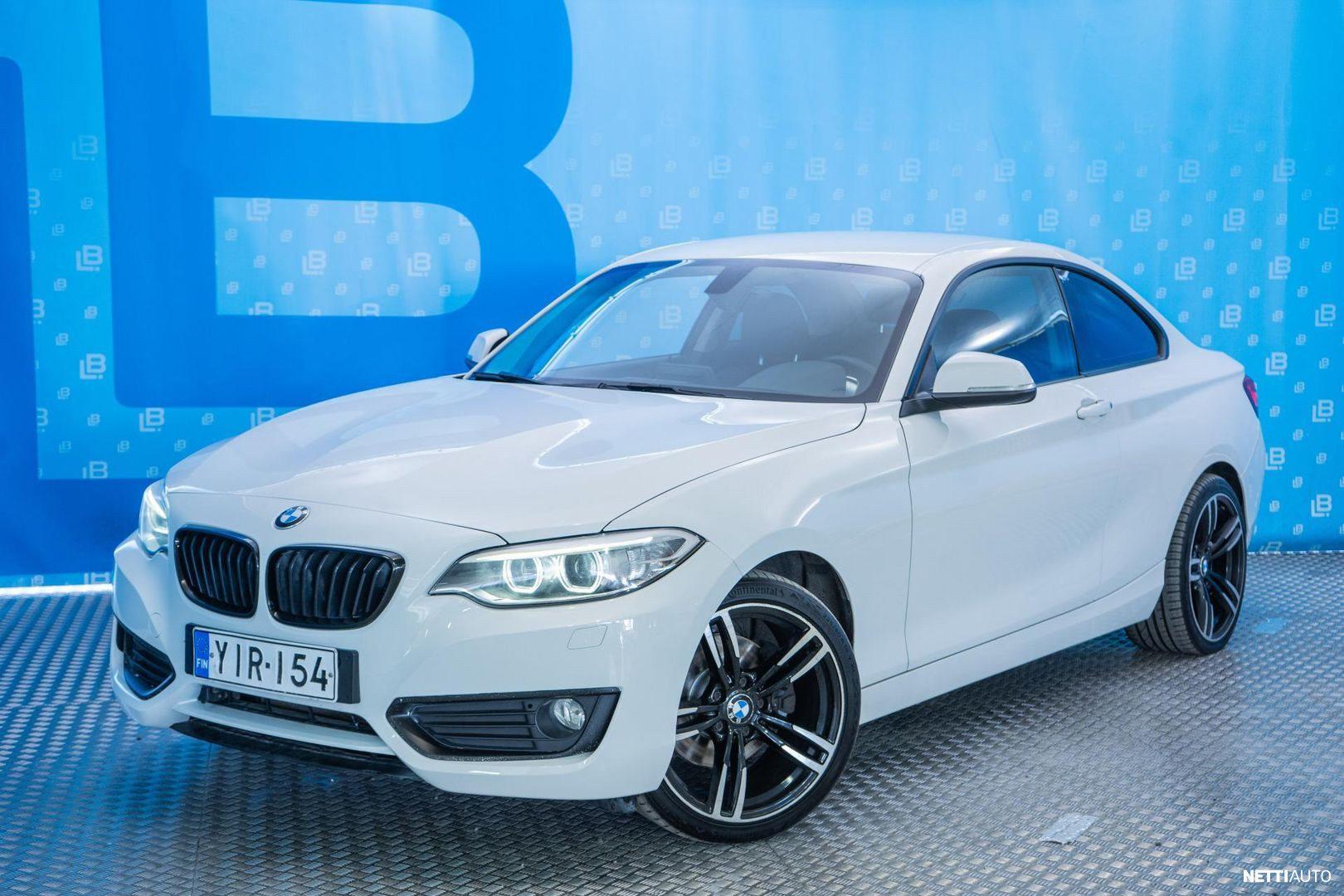 BMW 220