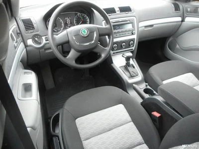 Skoda Octavia 2009, kuva 6/26