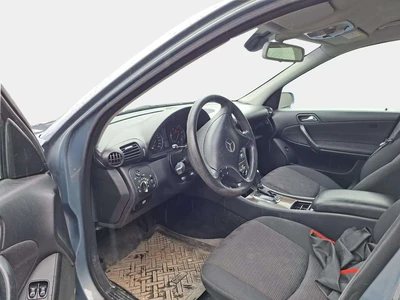 Mercedes-Benz C 2004, kuva 3/4