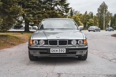 BMW 750 1989, photo 3/33