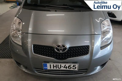 Toyota Yaris 2009, photo 2/8