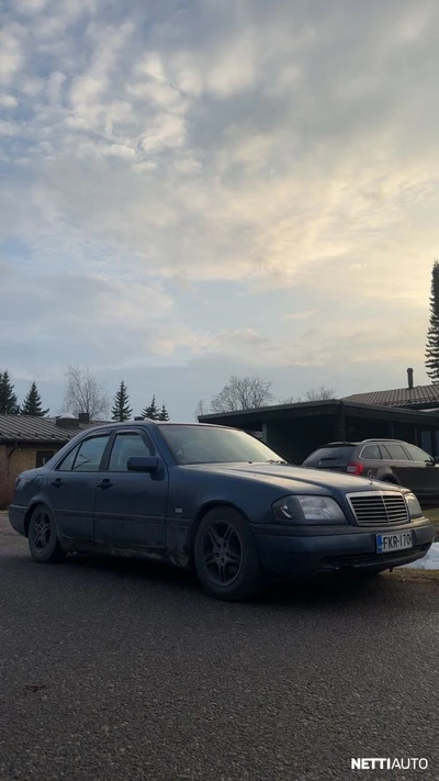 Mercedes-Benz 180 1994, kuva 3/5