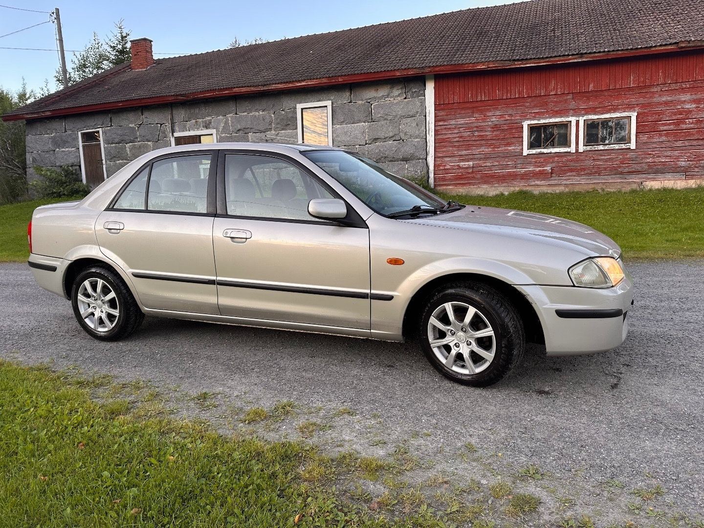 Mazda 323