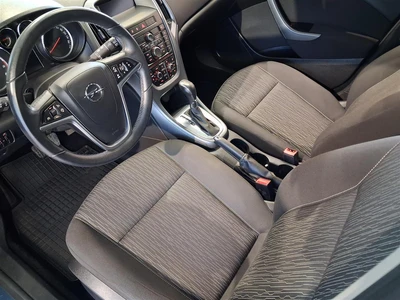 Opel Astra 2013, photo 7/10