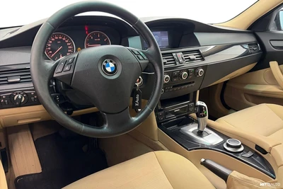 BMW 520 E61 Touring 2007, photo 6/40