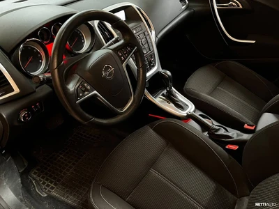 Opel Astra 2013, kuva 5/8