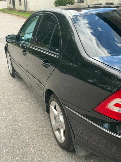 Mercedes-Benz C 2,5l V6, Avantgarde 2007, kuva 6/22