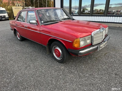 Mercedes-Benz 123 220D 1977, photo 5/12