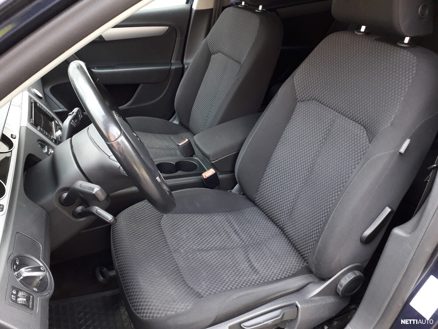 Volkswagen Passat 2011, photo 7/13