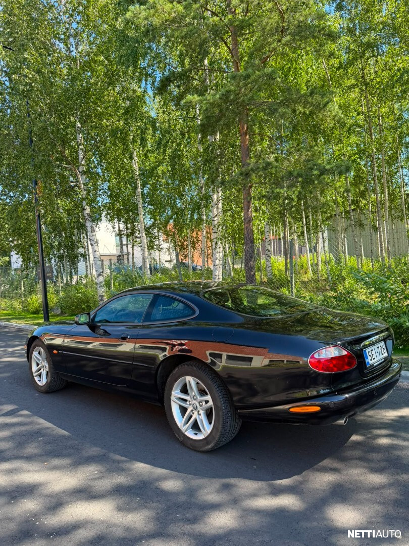 Jaguar XK8