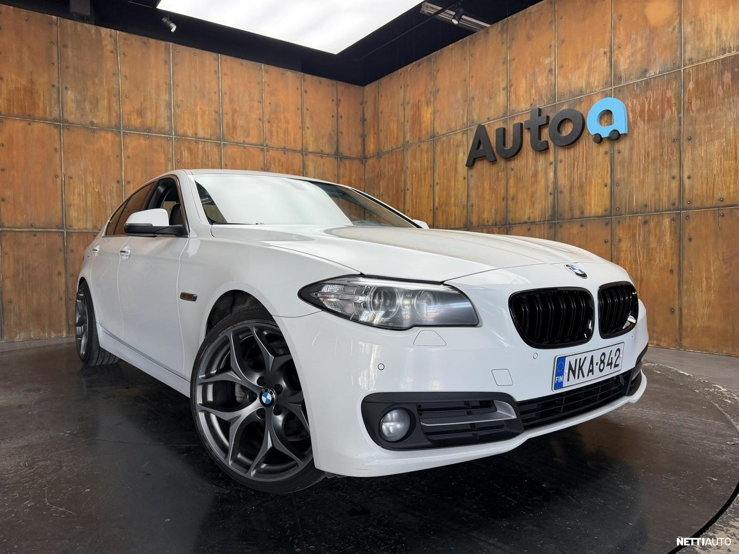 BMW 518