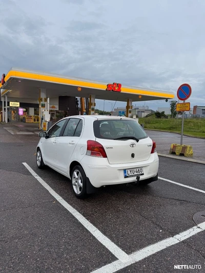 Toyota Yaris Yaris 2010, photo 2/9