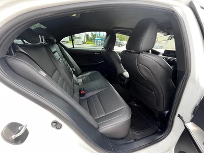 Lexus IS 2026, photo 6/15